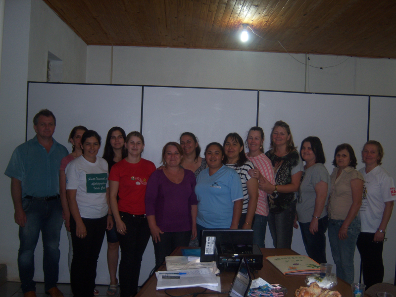 Professores alfabetizadores reunidos